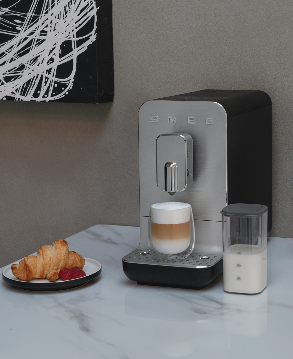 Smeg Contemporary Aesthetic Fully Automatic Coffee Machine With Auto Froth In Matte Black