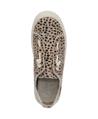 Women's Beachside Round Toe Slip On Sneakers