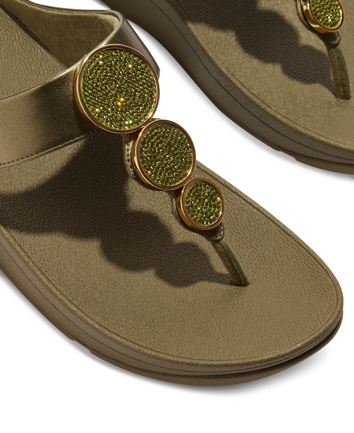 Fitflop Women's Halo Bead-circle Metallic Toe-post Sandals In Metallic Camo Green