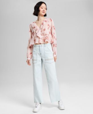 А теперь этот миниатюрный топ с оборками и складками с цветочным принтом, эксклюзивно представленный в Macy's