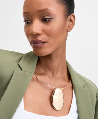 INC International Concepts Gold-Tone Sculptural Disc Structured Pendant Necklace 16 3 extender Exclusively at Macys 3790₽