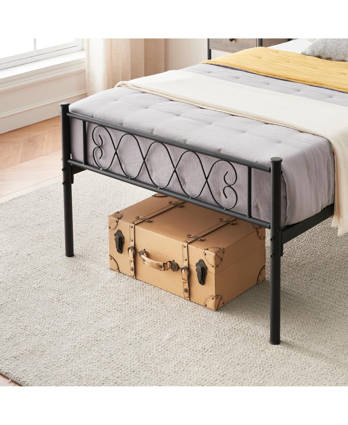 gaomon Twin Size Metal Platform Bed Frame with Headboard and Footboard, Heart Shaped Bed Frame