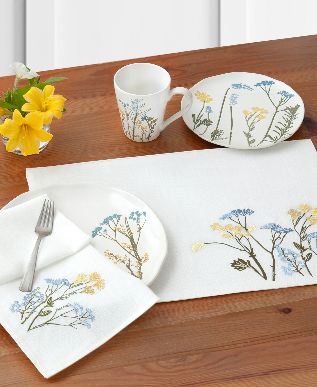 Lenox Wildflowers Border Embroidered Placemat, 13" X 19" In Blue,white