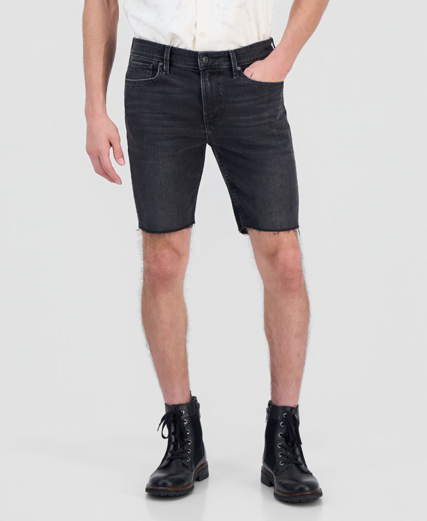 Мужские шорты GUESS Logan Slim Fit Denim Raw Edge 9" Shorts, цвет: Blackwell — фото 5