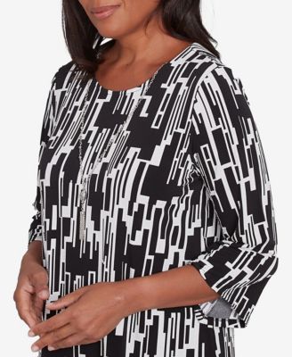 Women's Classic Vertical Geometric Top with Necklace