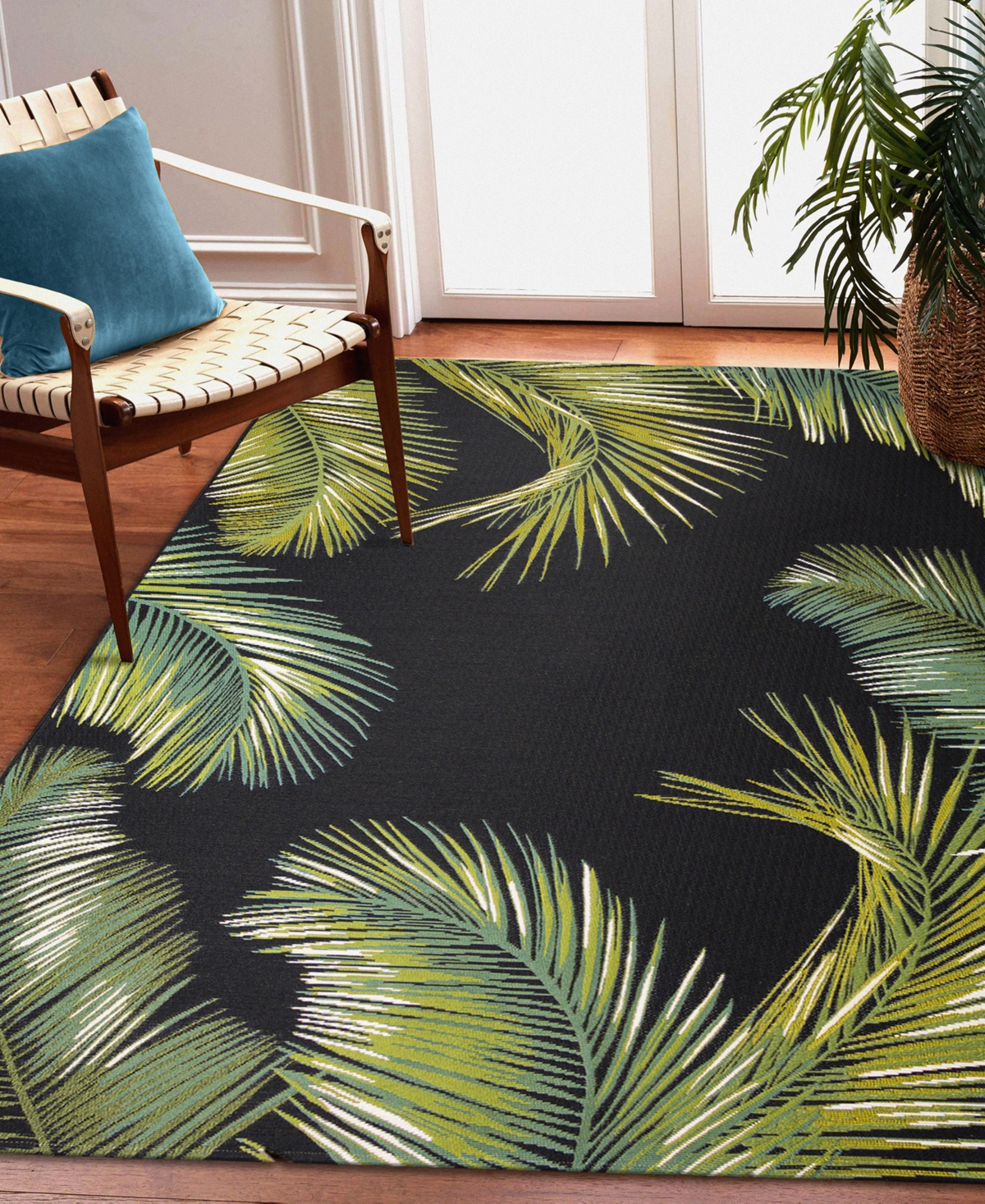 Liora Manne Marina Palm Border 6'6"x9'4" Area Rug In Black
