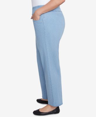 Plus Size Super Stretch Mid- Rise Short Length Denim Pants