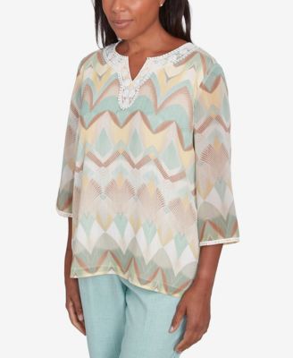 Petite Kensington Gardens Chevron Textured Top