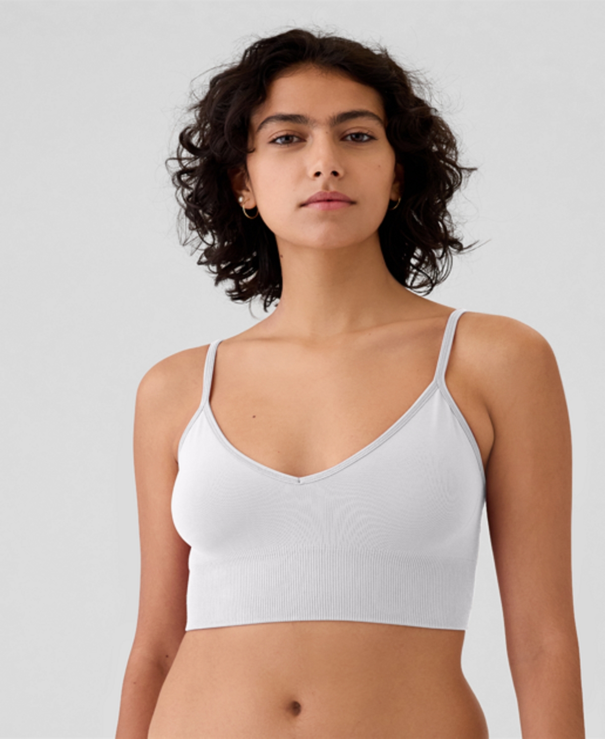 Gap Body Seamless V-neck Supersoft Bralette In White