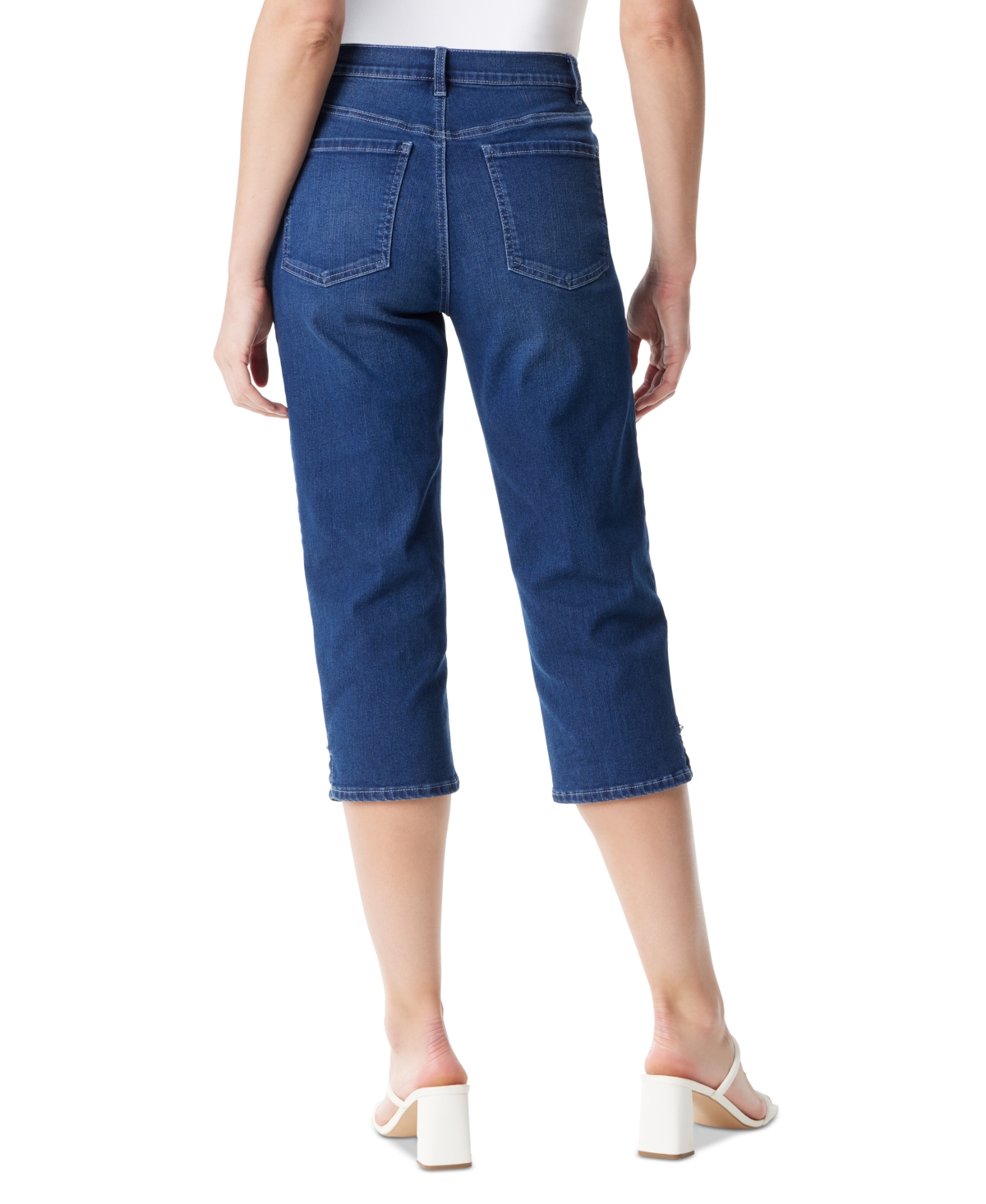 GLORIA VANDERBILT WOMEN'S AMANDA CAPRI SLIT JEANS 