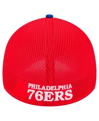 Мужская шапка New Era Royal/Red Philadelphia 76ers Active Tech Neo Flex 39-го РАЗМЕРА, выполненная из гибкого материала