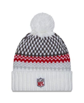 Женская белая вязаная шапка Tampa Bay Buccaneers 2023 от New Era с манжетами по бокам и помпоном