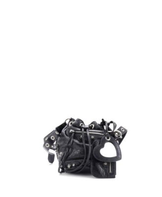 Кожаная сумка-ведро Balenciaga XS Le Cagole с гигантскими заклепками, бывшая в употреблении