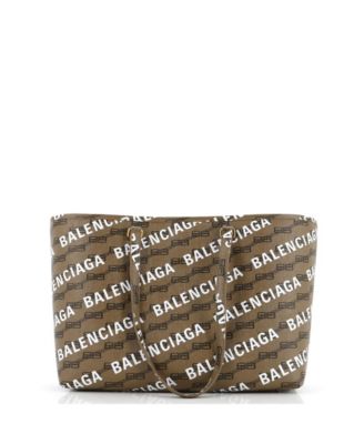 Бывшая в употреблении сумка-тоут Balenciaga Medium Signature East-West для шоппинга с логотипом и монограммой BB, покрытая холстом