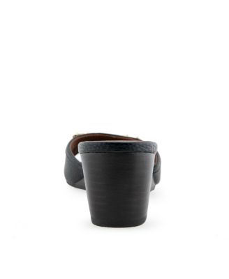 Women's Wava Round Toe Wedge Sandals