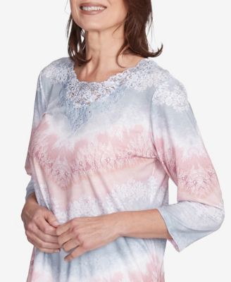 Топ Alfred Dunner Petite Estate of Mind с шевронным кружевом и рукавами три четверти