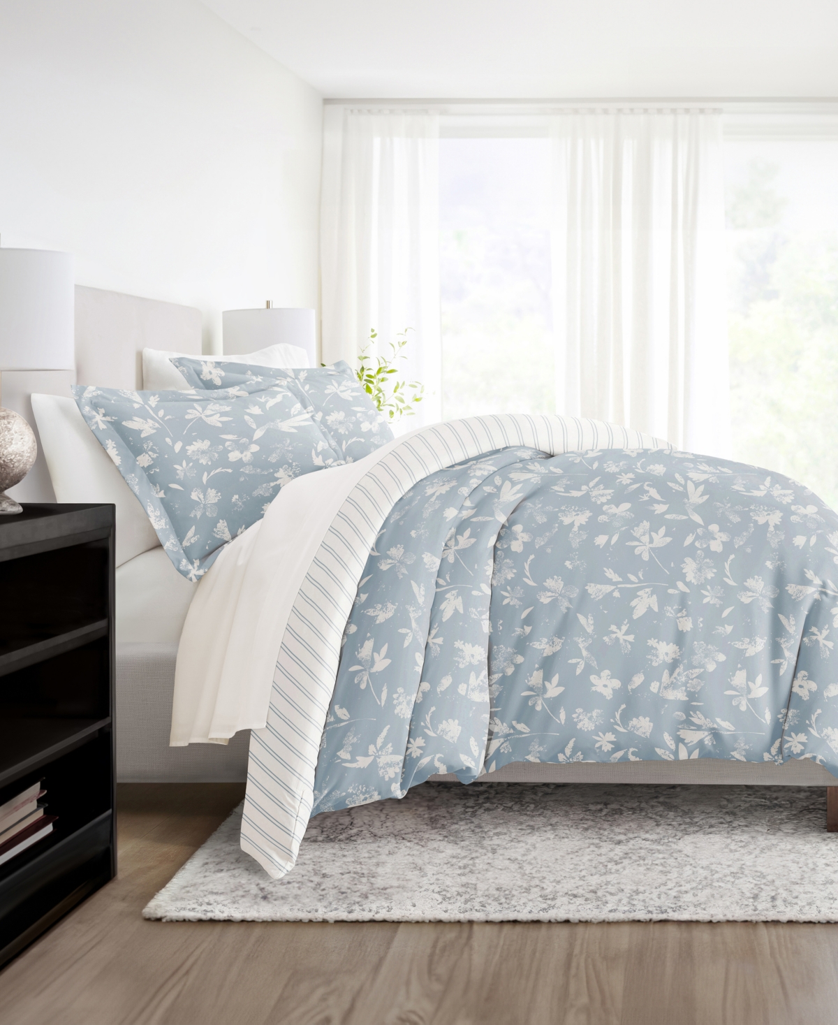 Ienjoy Home Utra Soft Reversible 3-pc. Duvet Cover Set, King/california King In Blue