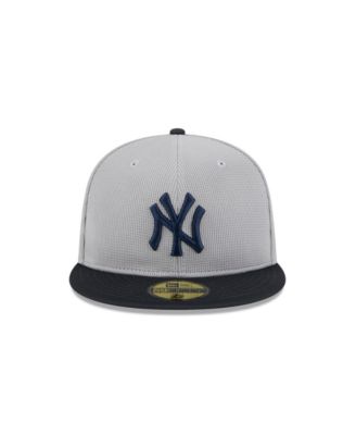 Мужская серая приталенная шляпа New Era New York Yankees 2025 для весенних тренировок 59-го размера.