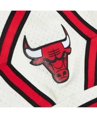 Мужские кремовые шорты Mitchell & Ness Chicago Bulls 1997/98 командного цвета Hardwood Classics Swingman от Mitchell & Ness.