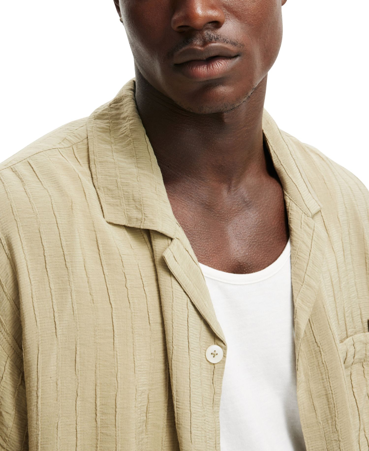 Men's Box Fit Short Sleeve Shirt