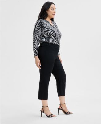 Plus Size Mid-Rise Pull-On Capri Pants