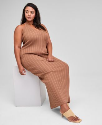 А теперь это модное платье-свитер без рукавов с V-образным вырезом большого размера, эксклюзивно от Macy's 