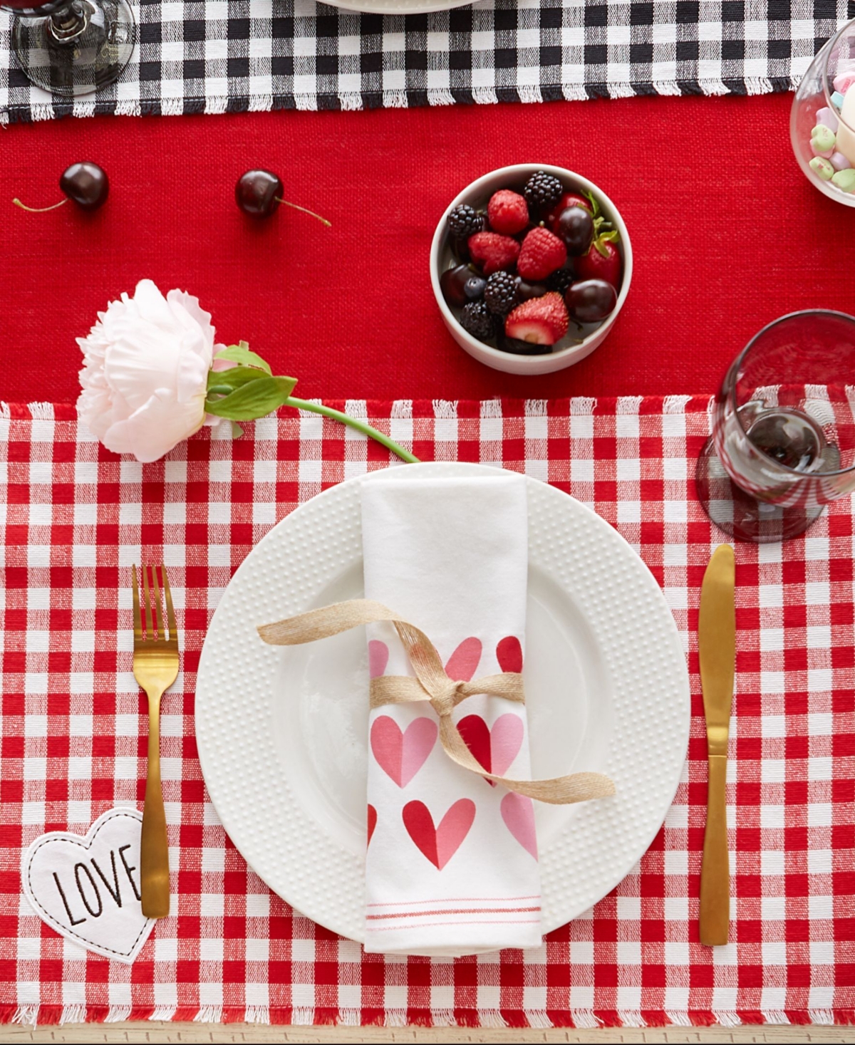 Design Imports Love Xoxo Checkers Embellished Placemat, Set Of 4 In Red
