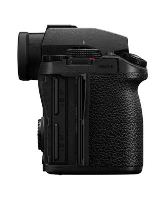 LUMIX S5IIX Mirrorless Camera with LUMIX S 20-60mm f/3.5-5.6 Lens