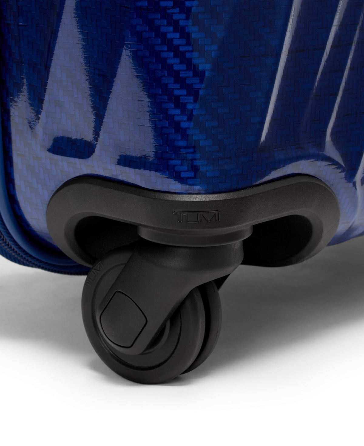 Tumi 19 Degree Lightweight International Carry On Bag In Cobalt