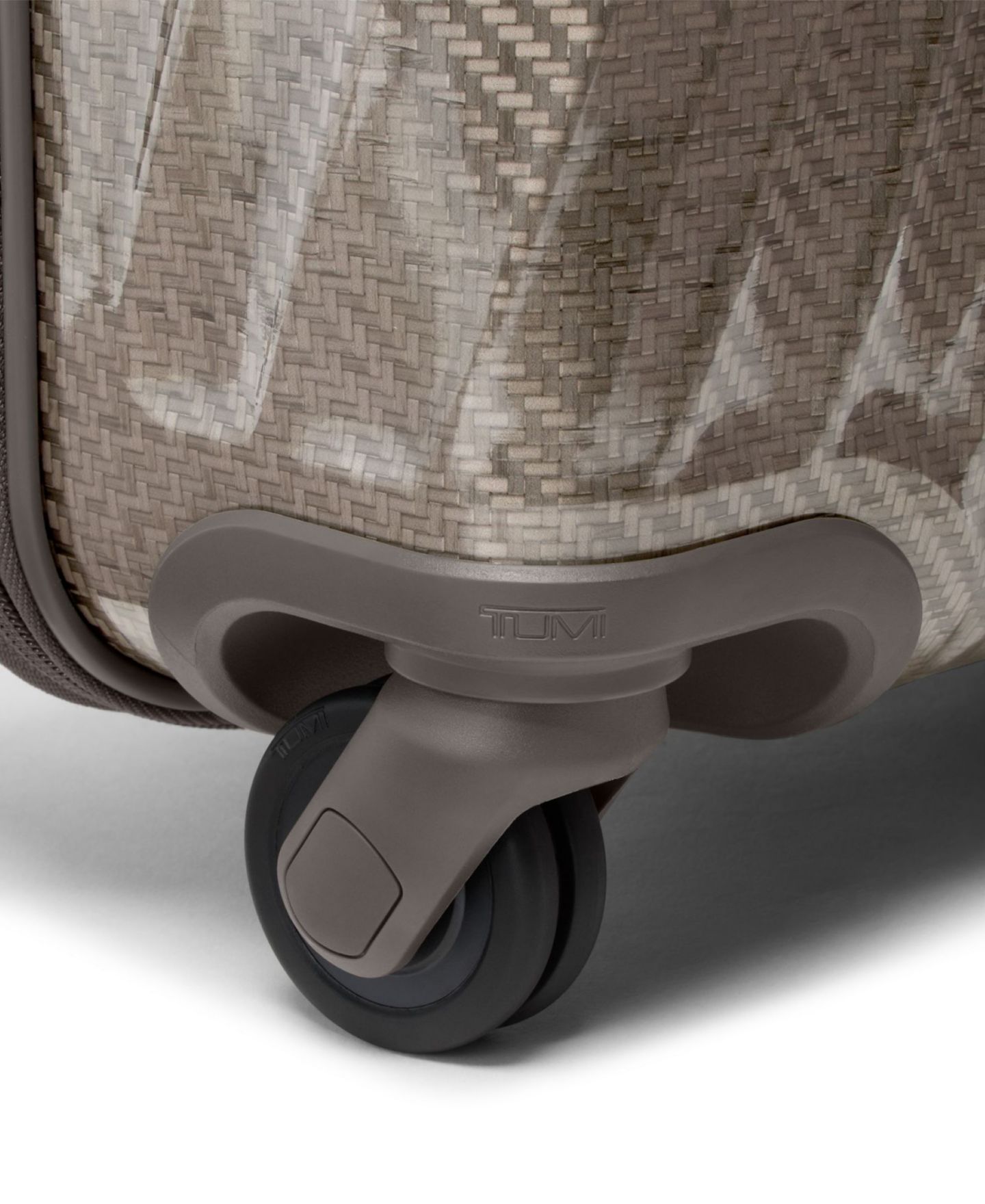 Чемодан TUMI 19 Degree Lite Continental Carry-On, цвет: Титановый серый — фото 7