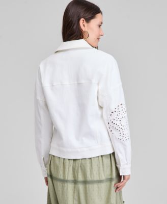 А теперь эта женская джинсовая куртка с вышивкой в виде ушка, эксклюзивно представленная в Macy's