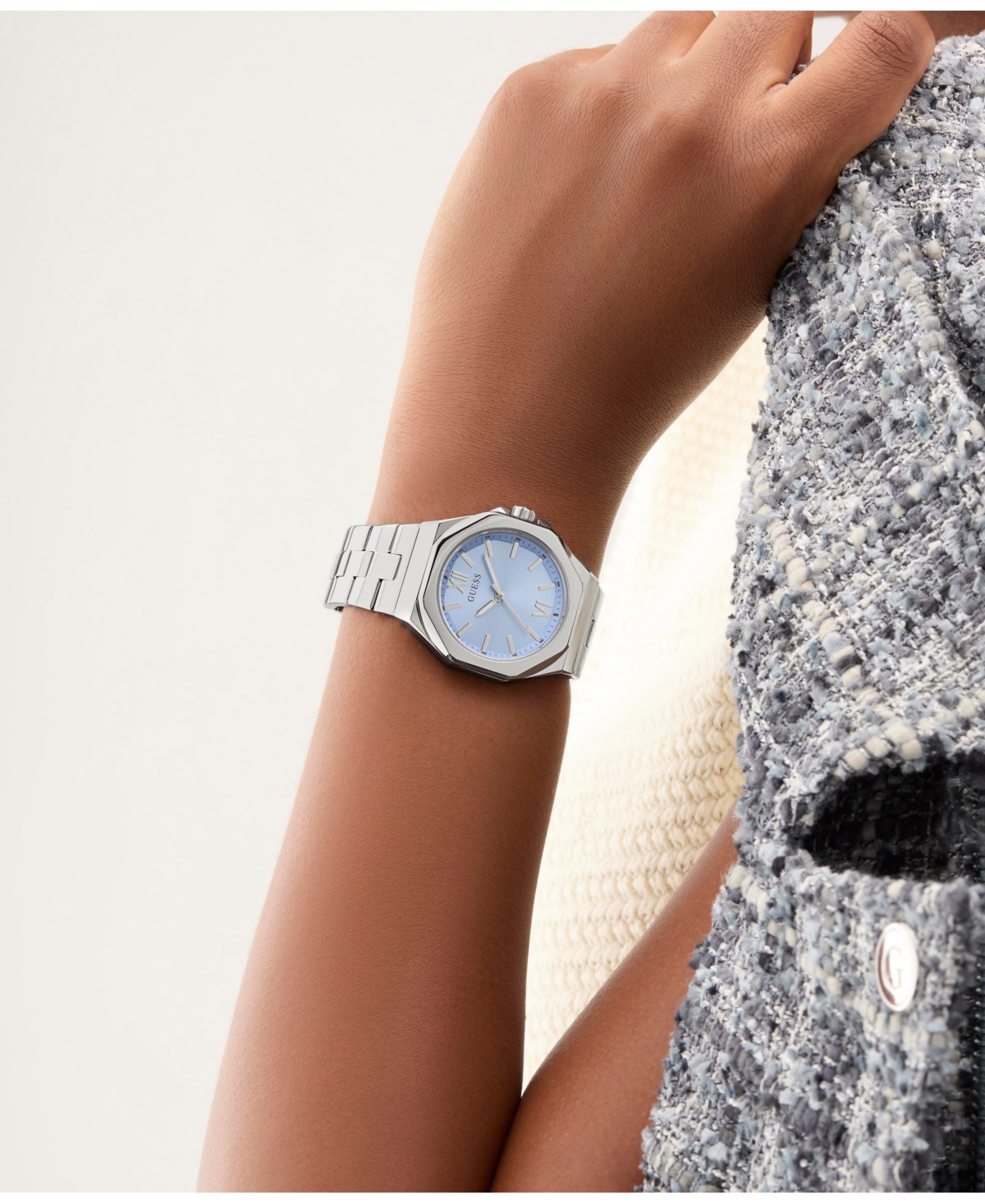 Guess Women's Analog Silver-tone Stainless Steel Watch, 34mm In Silver-tone