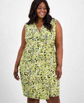 Платье с запахом и принтом Kasper Plus Size без рукавов