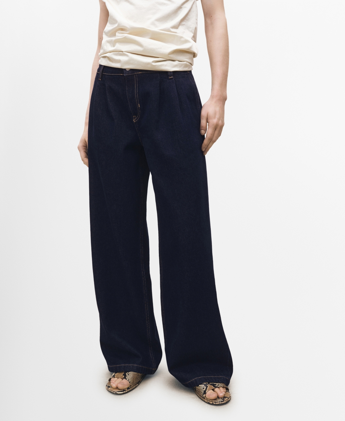 Shop Mango Women's Pleated Rinse-wash Wide Leg Jeans In Open Blue