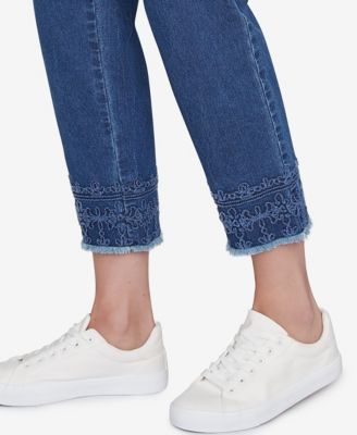 Джинсы Ruby Rd. Petite с вышивкой из особо эластичного темного денима