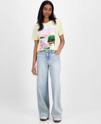Juniors' Hawaii Graphic T-Shirt