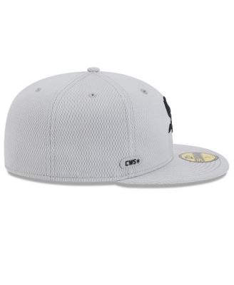 Мужская приталенная шляпа New Era серого цвета Chicago White Sox 2025 MLB Clubhouse 59 за пятьдесят