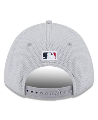 Мужская серая шляпа New Era St. Louis Cardinals 2025 MLB Clubhouse 9FORTY с регулируемой головкой M-Crown