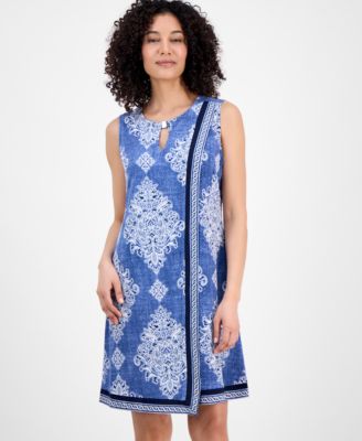 Миниатюрное перекрещивающееся платье-сорочка с принтом от Сандры Даррен