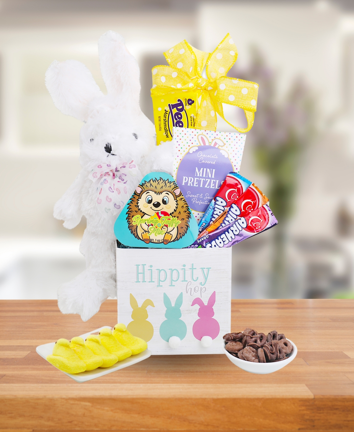 Alder Creek Gift Baskets Easter Hippity Hop Gift Box, 8 Piece