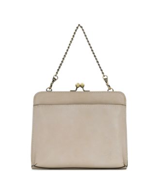 Патриция Нэш упаковала маленькую сумку Amari Kisslock в рамку через плечо от Amari Kisslock