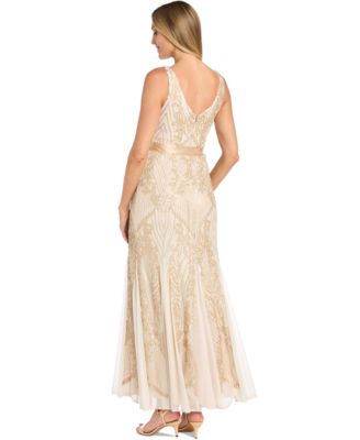 Женское платье-годе от R & M Richards с блестками