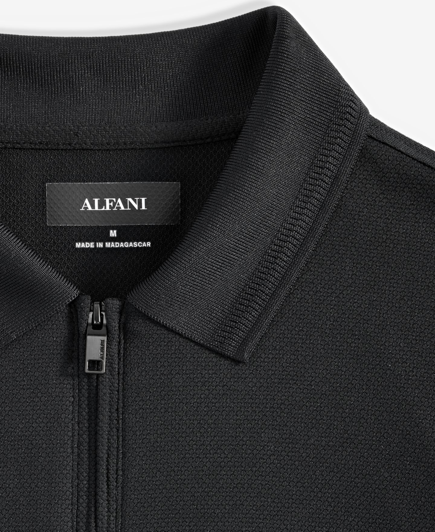 Мужское поло Alfani Ottoman Short Sleeve Textured Quarter-Zip Polo Shirt, цвет: Глубокий чёрный — фото 3