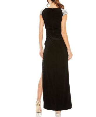 Женское платье Mac Duggal с V-образным вырезом, украшенное коротким рукавом и искусственным запахом и разрезом