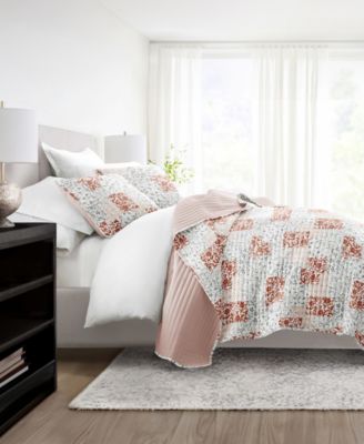 Scrolled Patchwork Reversible 3-Pc. Lightweight Quilt Set, Full/Queen