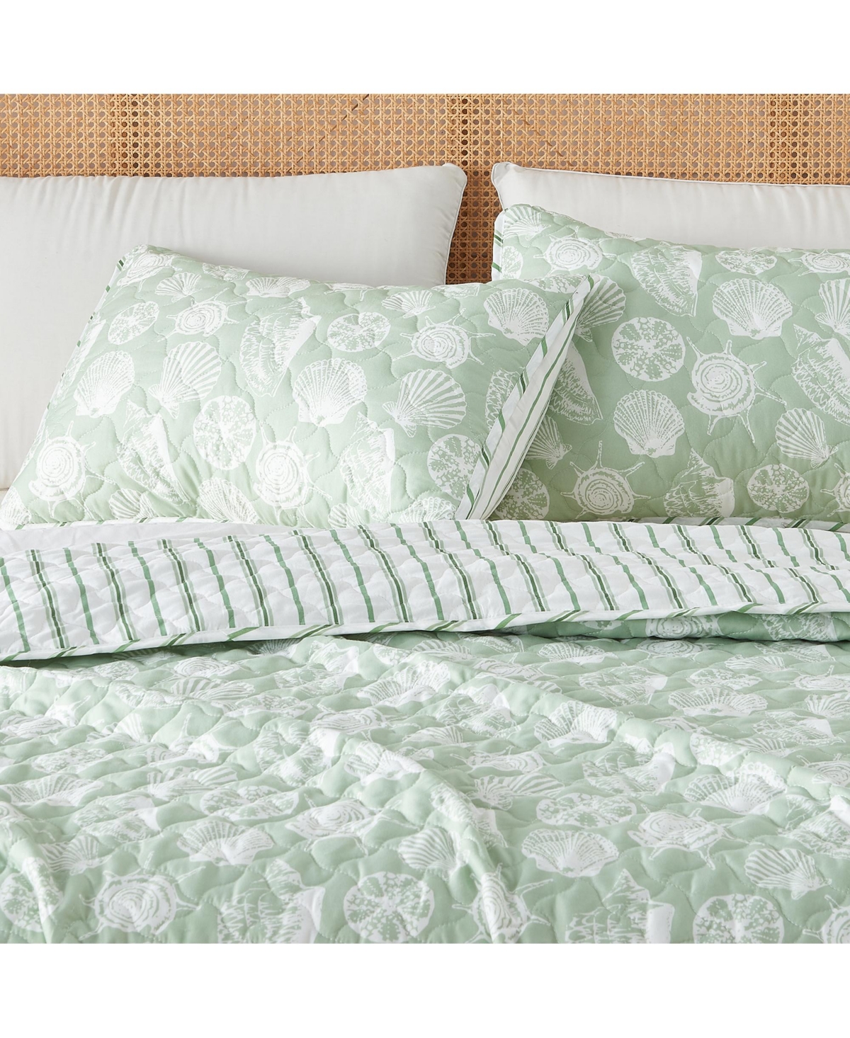 Linery & Co. Green Seashell Microfiber Quilt Set With Shams