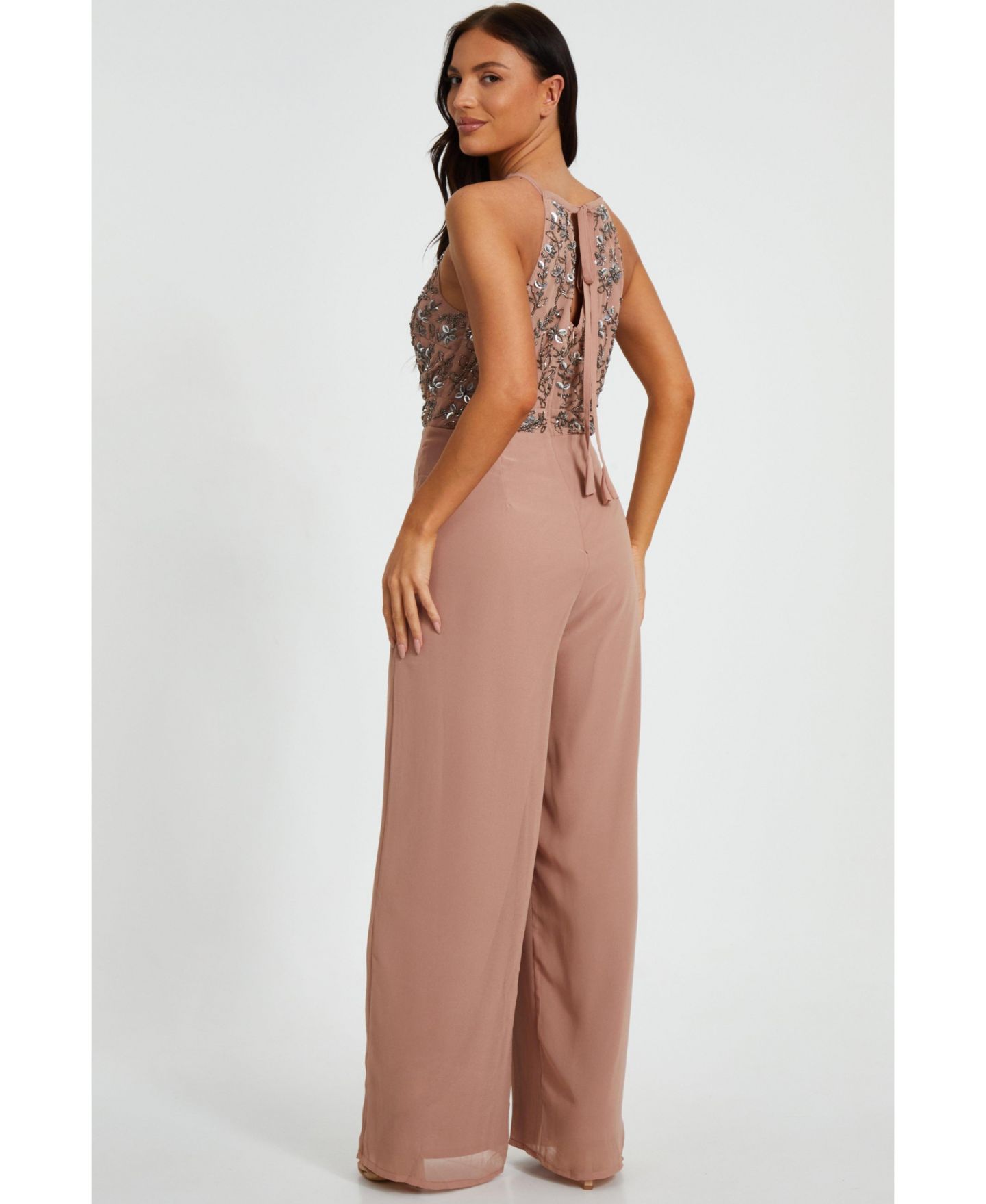 Женский комбинезон QUIZ Beaded V Neck Chiffon Jumpsuit, цвет: Мягкий розовый — фото 2