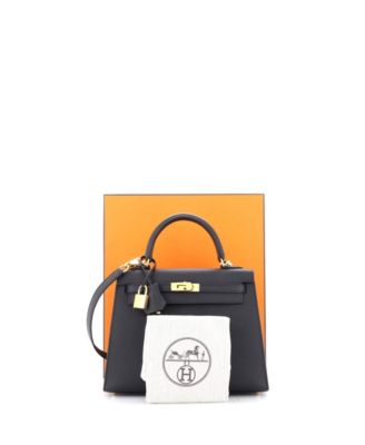 Бывшая в употреблении сумка HERMES Kelly 25 черного цвета с золотой фурнитурой