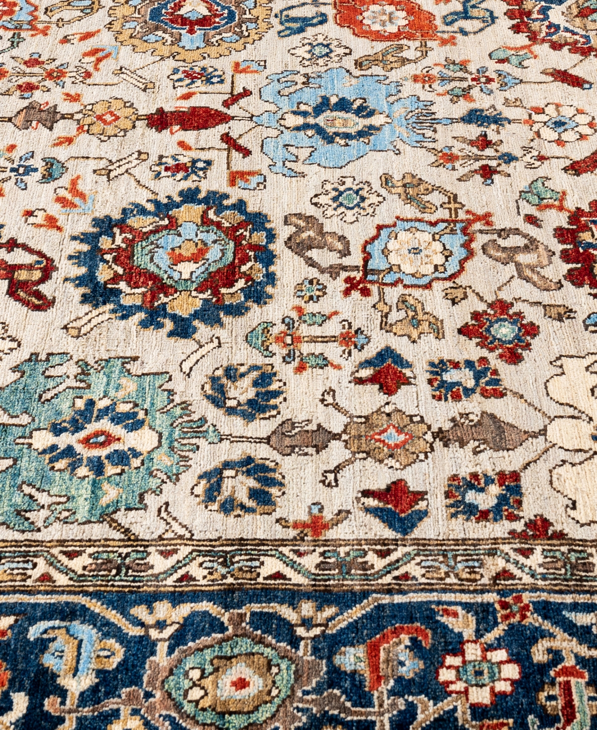 Adorn Hand Woven Rugs Serapi M1945 6'x9' Area Rug In Ivory