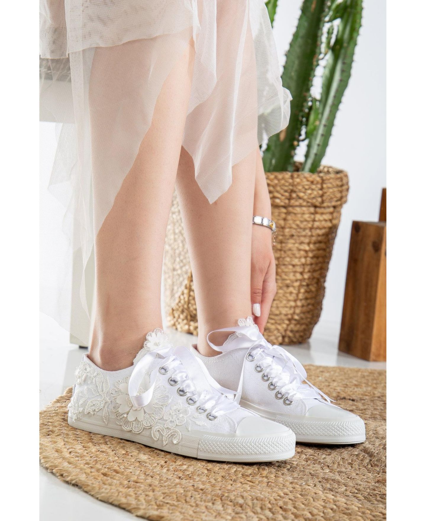 Свадебные женские кеды Forever & Always Shoes Peyton с цветочным кружевом, цвет: Белый — фото 2